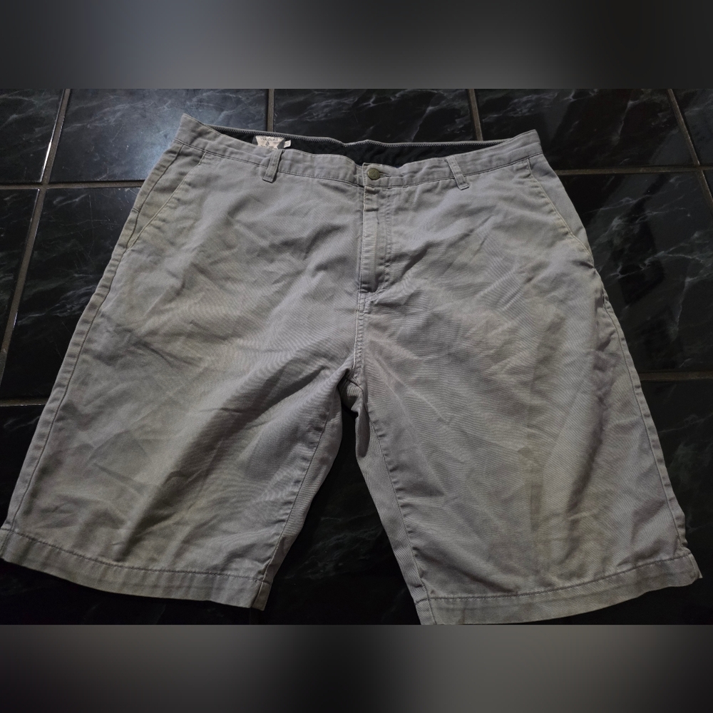 Mens volcom size 38 Grey shorts